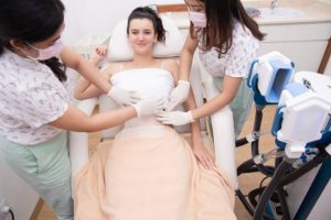 Soğuk lipoliz ile bölgesel fazlalıklarından kurtuluyor